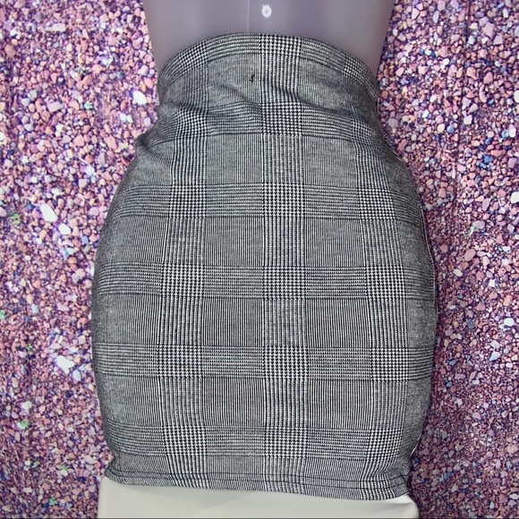 Revamped Collection gray & black plaid mini skirt - Picture 1 of 6